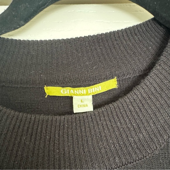 Moving Sale Last Chance! - Gianni Bini Cropped Sweater Top - Picture 2 of 4